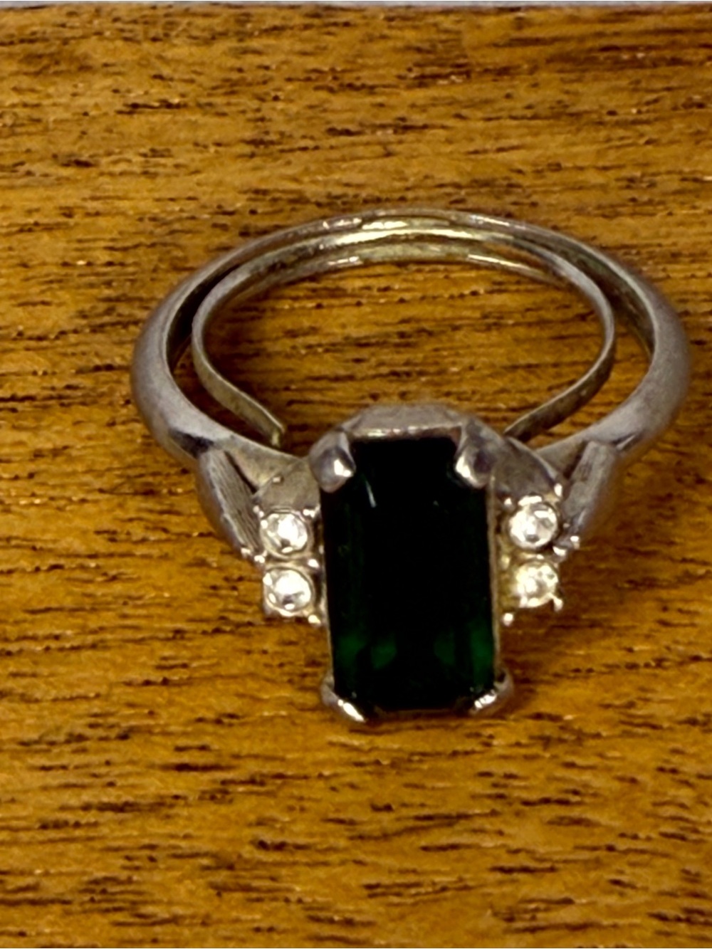 Vintage Style Emerald Cut Green Stone Ring Silver Tone Art Deco Adjustable